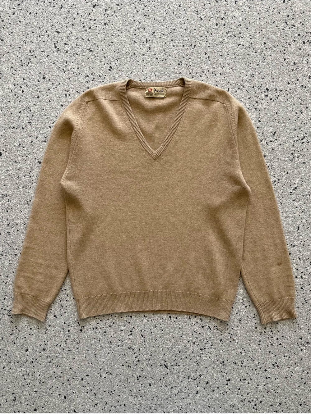 Vintage Pringle of Scotland Knit Sweater 100% Pure Cashmere V Neck Tan Size 42